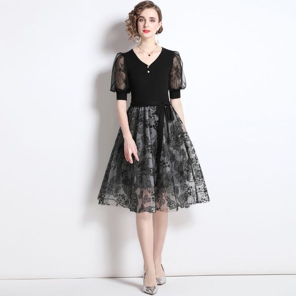 2023 new summer european station fashion women's short sleeve v-neck tie knitted spliced embroidered mesh dress e029, Black;gray
2023 new summer european station fashion women's short sleeve v-neck tie knitted spliced embroidered mesh dress e029, Black;gray