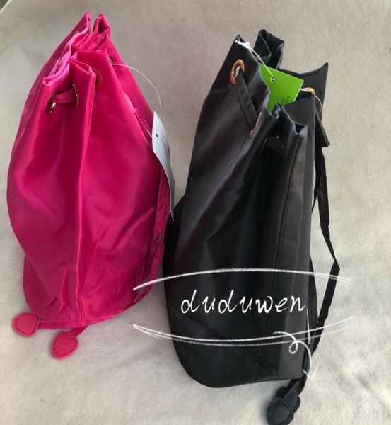 19x16x2cm classic pr buckle makeup storage bag fashion cosmetic v gift string organizer color opiton3521752, Black;red
19x16x2cm classic pr buckle makeup storage bag fashion cosmetic v gift string organizer color opiton3521752, Black;red