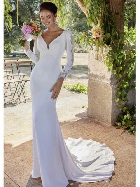 new long sleeved silk fishtail high waist line fold interpretation simple romantic mosaic lace noble party wedding dress, White
new long sleeved silk fishtail high waist line fold interpretation simple romantic mosaic lace noble party wedding dress, White