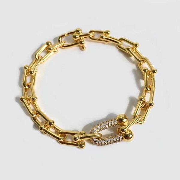 luxurys link designer bracelet women lucky link charm bracelets love trendy fashion shiny and eye-catching fine jewelry elegant temperament, Golden;silver
luxurys link designer bracelet women lucky link charm bracelets love trendy fashion shiny and eye-catching fine jewelry elegant temperament, Golden;silver