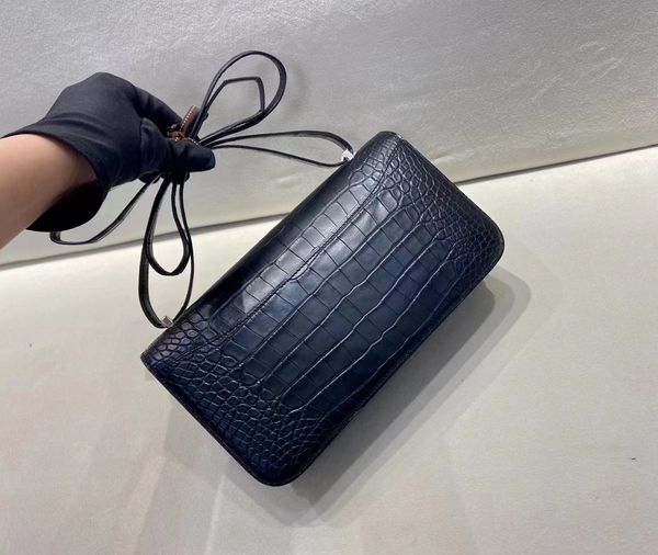 designer denim handbags purses large capacity shopping bag women totes travel new fashion shoulder bags
designer denim handbags purses large capacity shopping bag women totes travel new fashion shoulder bags