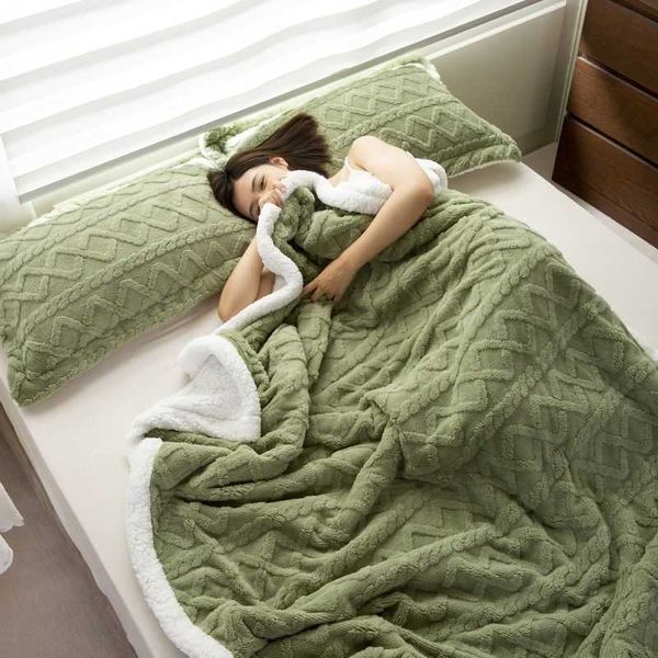 thick bed blanket double-sided lamb wool plaid blanket/pillowcase winter warm sofa cover newborn wrapped children's bed sheet
thick bed blanket double-sided lamb wool plaid blanket/pillowcase winter warm sofa cover newborn wrapped children's bed sheet