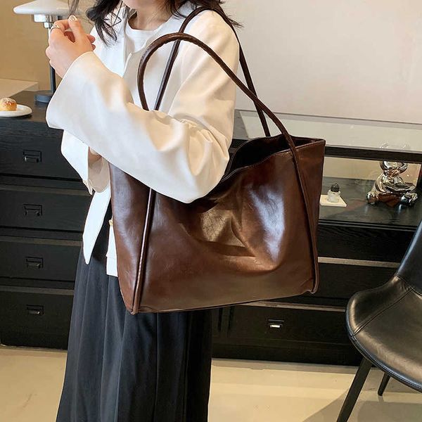 nxy large pu leather shoulder side bag for women new fashion trend female handbags purses big tote bags 230424
nxy large pu leather shoulder side bag for women new fashion trend female handbags purses big tote bags 230424