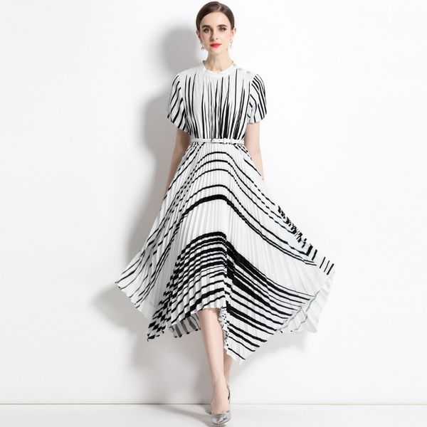 2023 summer new item european station fashion women's large skirt short sleeve irregular pleated striped dress, Black;gray
2023 summer new item european station fashion women's large skirt short sleeve irregular pleated striped dress, Black;gray