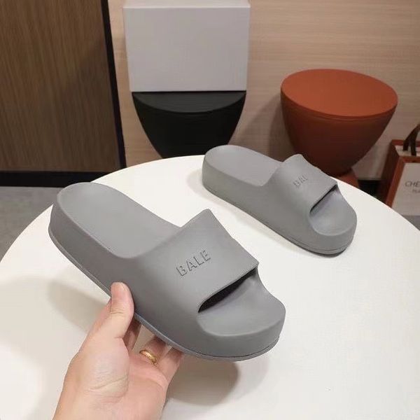 2023 designer men women slippers summer pool slides black fluo green white cool grey beige blue pink yellow mens rubber sandals paris shoe s
2023 designer men women slippers summer pool slides black fluo green white cool grey beige blue pink yellow mens rubber sandals paris shoe s