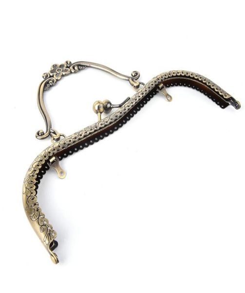 1pcs diy 205cm bronze silver vintage elegant women purse frame clutch bag clasp with handle diy hardware knurling5581549, Black
1pcs diy 205cm bronze silver vintage elegant women purse frame clutch bag clasp with handle diy hardware knurling5581549, Black