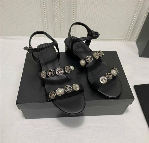 2022 spring and summer new fashion roman sandals metal buckle decorative contrast women shoes with size 34415827597, Black
2022 spring and summer new fashion roman sandals metal buckle decorative contrast women shoes with size 34415827597, Black