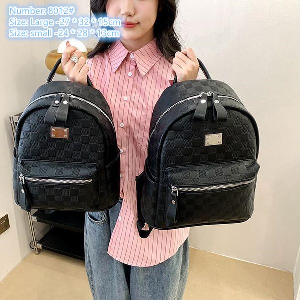 Factory wholesale ladies shoulder bag 2 sizes simple and multifunctional wear-resistant solid color leather leisure backpack street fashion embossed handbag, Grey-small-8012#
Factory wholesale ladies shoulder bag 2 sizes simple and multifunctional wear-resistant solid color leather leisure backpack street fashion embossed handbag, Grey-small-8012#