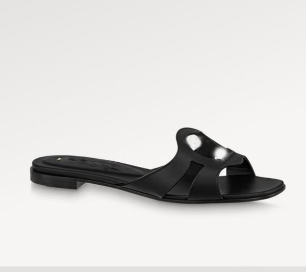 2023 women designer slippers lsola flat mule summer metallic calfskin leather slides beach sandals with box size 35-43, Black
2023 women designer slippers lsola flat mule summer metallic calfskin leather slides beach sandals with box size 35-43, Black