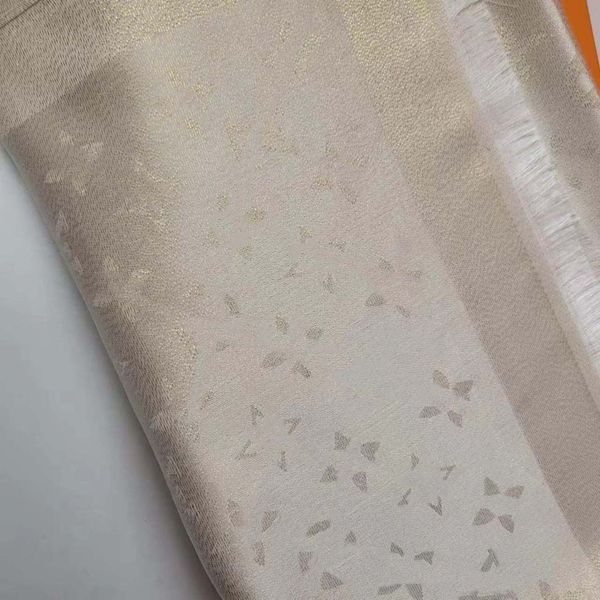 Echarpe Silk Scarf Silks Cotton Blend Women Fashion Silken Scarf Designers Scarves Top Quality Silk Color-blocking
Echarpe Silk Scarf Silks Cotton Blend Women Fashion Silken Scarf Designers Scarves Top Quality Silk Color-blocking