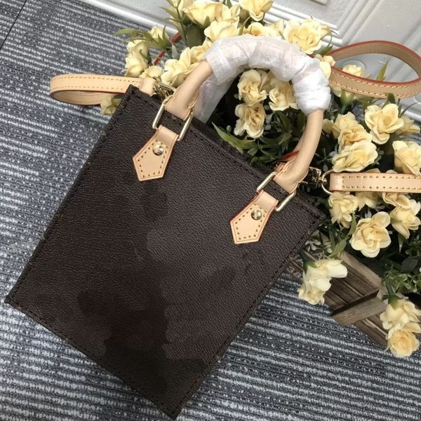 2023 global limited fashion luxury designer bucket bag it can be customized wholesale men and women high-capacity handbag 442, Black;red
2023 global limited fashion luxury designer bucket bag it can be customized wholesale men and women high-capacity handbag 442, Black;red