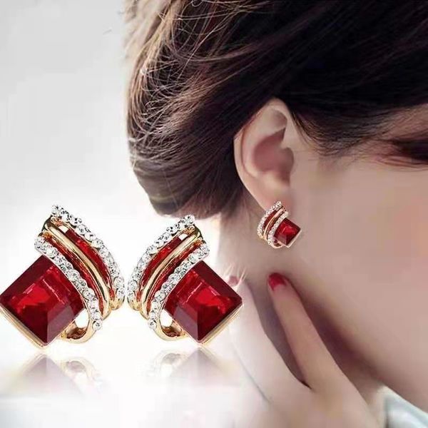 fashion s925 silver stud earrings woman luxury designer earring crystal rhombus geometric stud earrings, Golden;silver
fashion s925 silver stud earrings woman luxury designer earring crystal rhombus geometric stud earrings, Golden;silver
