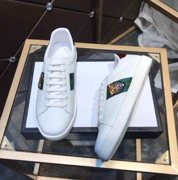2023summer men women designer casual shoes classic bee white stripe shoe canvas splicing sneakers animal embroidery fashion trainers size 35, Black
2023summer men women designer casual shoes classic bee white stripe shoe canvas splicing sneakers animal embroidery fashion trainers size 35, Black