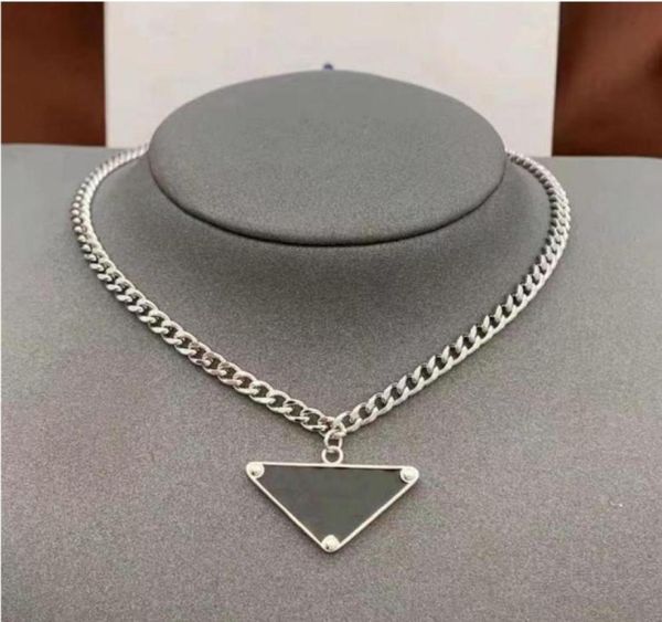 2022 womens mens luxury designer necklace chain fashion jewelry black white p triangle pendant design party silver necklaces names1816497
2022 womens mens luxury designer necklace chain fashion jewelry black white p triangle pendant design party silver necklaces names1816497