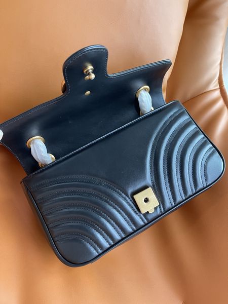 luxury women handbag chains shoulder crossbody bag real leather fashion female messenger heart-shaped suture bag internet celebrity same mod
luxury women handbag chains shoulder crossbody bag real leather fashion female messenger heart-shaped suture bag internet celebrity same mod