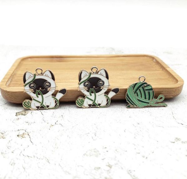 10pcs yarn ball kitten enamel alloy charms drop oil playing cat pendants fit earring necklace diy jewelry accessory dangle fx4432413535, Bronze;silver
10pcs yarn ball kitten enamel alloy charms drop oil playing cat pendants fit earring necklace diy jewelry accessory dangle fx4432413535, Bronze;silver