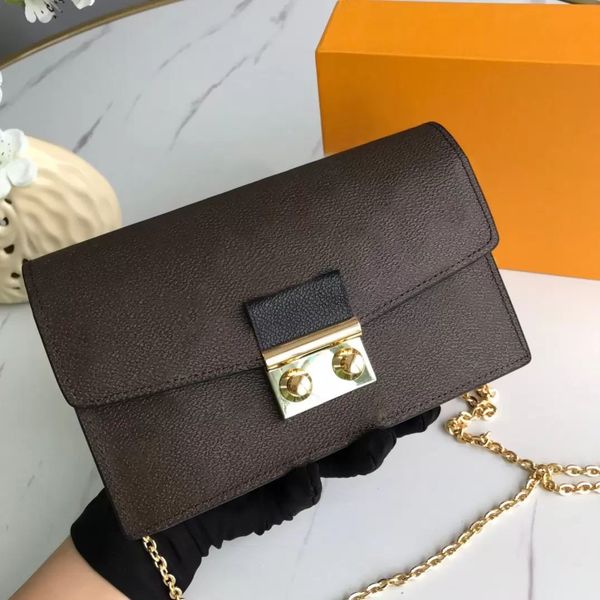 2023 luxurys designers wallet purse woman fashion clutch purses monogramesm62020, Black;red
2023 luxurys designers wallet purse woman fashion clutch purses monogramesm62020, Black;red