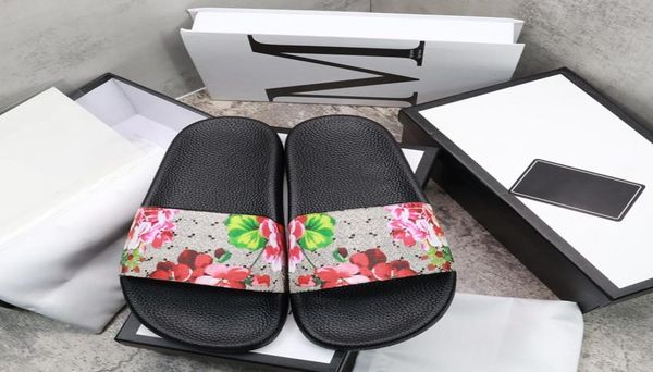 2021 womanman sandals quality stylish slippers fashion classics sandal men women slipper flat shoes slide eu3548 shoe02 081090573, Black
2021 womanman sandals quality stylish slippers fashion classics sandal men women slipper flat shoes slide eu3548 shoe02 081090573, Black