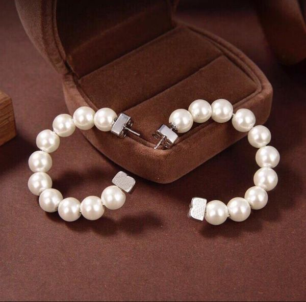 new designed fashion dangle pearls c-shaped pendant earring studs b letters women ear hoops designer jewelry ear-987, Silver
new designed fashion dangle pearls c-shaped pendant earring studs b letters women ear hoops designer jewelry ear-987, Silver