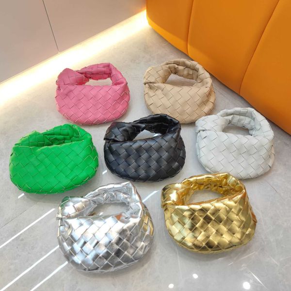 2023 new mini knot woven bag axigo same leather handbag cloud cowhorn bag girl 230529
2023 new mini knot woven bag axigo same leather handbag cloud cowhorn bag girl 230529