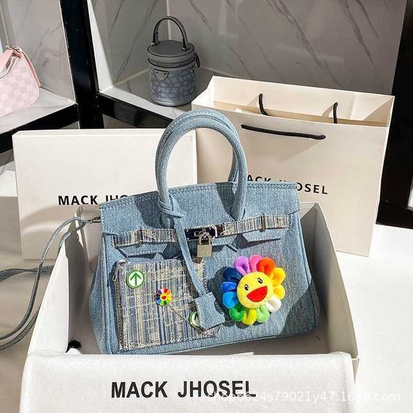 custom canvas tote bags h ermes handbags large capacity smiling face canvas bag 2023 autumn/winter new portable shoulder bag
custom canvas tote bags h ermes handbags large capacity smiling face canvas bag 2023 autumn/winter new portable shoulder bag