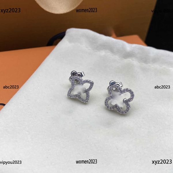 women designer earrings fashion luxury hollow out flower shape design hoop & huggie jewelry #including brand box new arrival, Golden;silver
women designer earrings fashion luxury hollow out flower shape design hoop & huggie jewelry #including brand box new arrival, Golden;silver