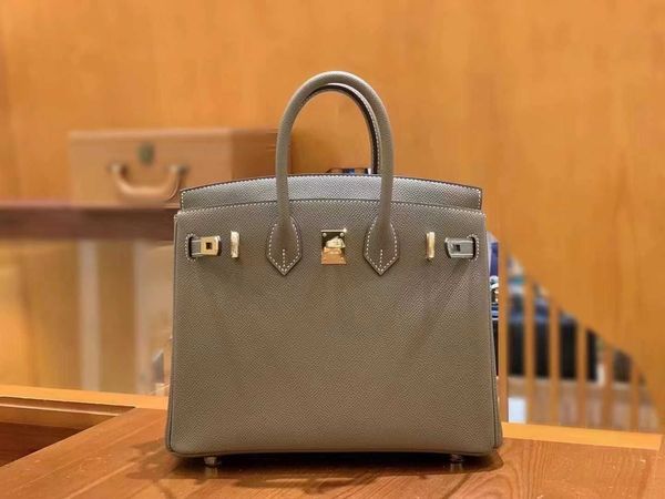 fashion h ermess bags handmade wax thread sewing bag 25cm elephant grey epsom cow leather gold buckle high-end portable women's bag
fashion h ermess bags handmade wax thread sewing bag 25cm elephant grey epsom cow leather gold buckle high-end portable women's bag