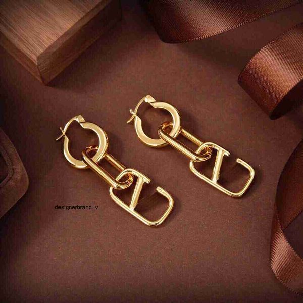 2023 luxury brand antique earrings designer for women stud valentinoity luxury heart shape double v letter jewelry classic xh1h, Golden;silver
2023 luxury brand antique earrings designer for women stud valentinoity luxury heart shape double v letter jewelry classic xh1h, Golden;silver