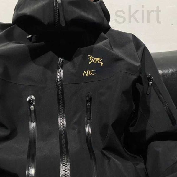 men's jackets luxurioushigh version designer plush jacket men women hard shell embroidery hooded coat couple thin waterproof cardigan s, Black;brown
men's jackets luxurioushigh version designer plush jacket men women hard shell embroidery hooded coat couple thin waterproof cardigan s, Black;brown