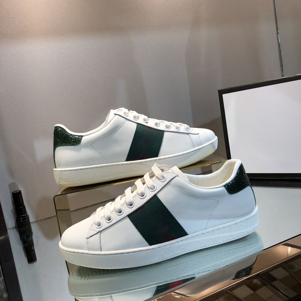 high-quality low sneakers thick sole printed skateboard shoes breathable casual shoes lace-up designer running shoes, Black
high-quality low sneakers thick sole printed skateboard shoes breathable casual shoes lace-up designer running shoes, Black