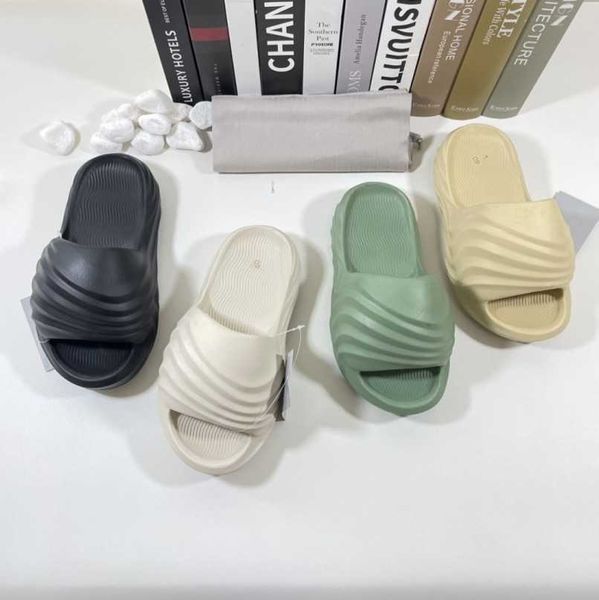 2023 men paris pantoufle designer slipper soft eva massage slides platform sandals shoes slide summer beach outdoor mule rubber fashion flat, Black
2023 men paris pantoufle designer slipper soft eva massage slides platform sandals shoes slide summer beach outdoor mule rubber fashion flat, Black