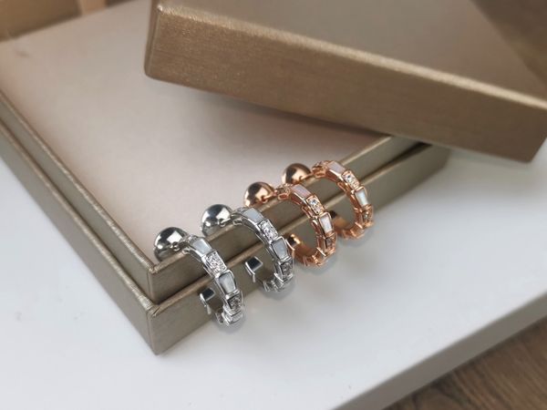 2023 actually new designer earrings luxury interdrill white fritillary snake bone earrings elegant and moving high-end exquisite no box, Golden
2023 actually new designer earrings luxury interdrill white fritillary snake bone earrings elegant and moving high-end exquisite no box, Golden