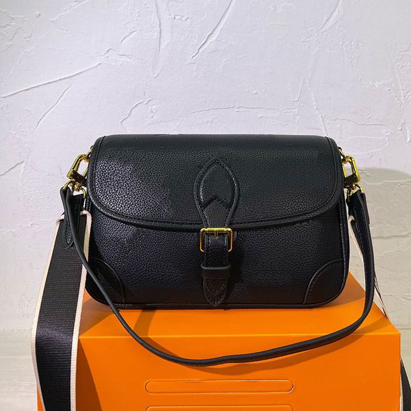 baguette crossbody genuine leather embossing underarm shoulder bags shopping handbag purse messenger bag hobo women tote pouch removable str
baguette crossbody genuine leather embossing underarm shoulder bags shopping handbag purse messenger bag hobo women tote pouch removable str