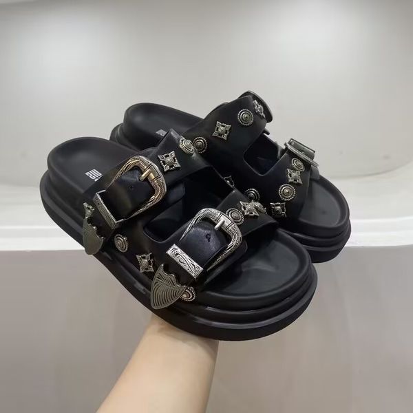 women's slippers fashion beautiful personality riveted outdoor comfortable soft sole non-slip beach sandals, Black
women's slippers fashion beautiful personality riveted outdoor comfortable soft sole non-slip beach sandals, Black
