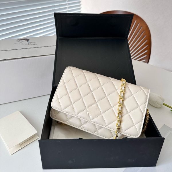 fashion handbag women's one shoulder bag designer bag classic ringer chain bag leisure travel banquet bag premium crossbody bag purse b
fashion handbag women's one shoulder bag designer bag classic ringer chain bag leisure travel banquet bag premium crossbody bag purse b