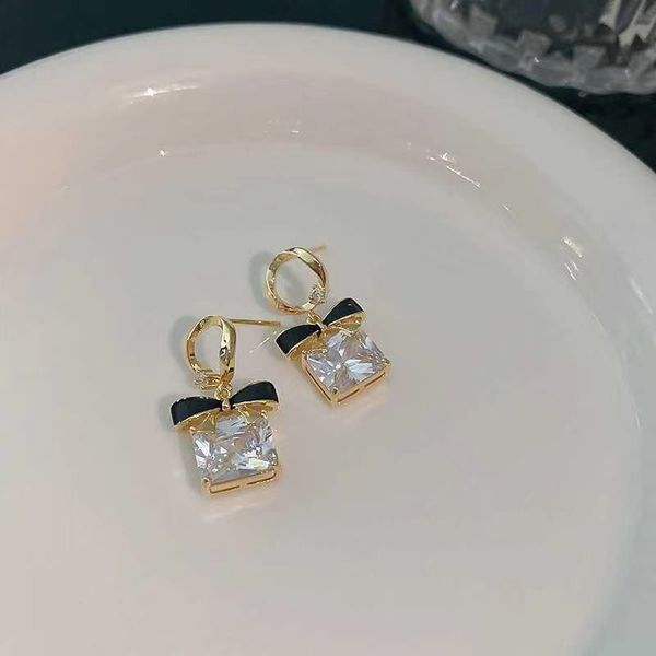 popular fashion earrings stud square diamond earrings luxury beautiful earrings women wedding jewelry earrings gift, Golden;silver
popular fashion earrings stud square diamond earrings luxury beautiful earrings women wedding jewelry earrings gift, Golden;silver