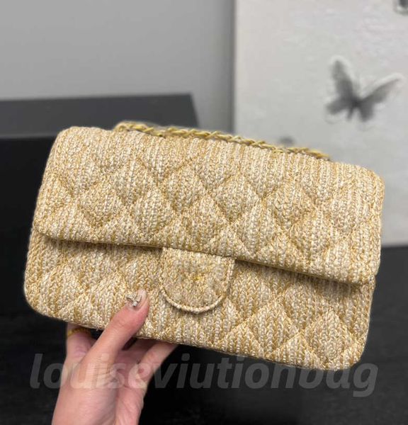designer shoulder bag classic plaid flap cf caviar handbag gold silver chain leather double letter solid color buckle square stripe lady mes
designer shoulder bag classic plaid flap cf caviar handbag gold silver chain leather double letter solid color buckle square stripe lady mes