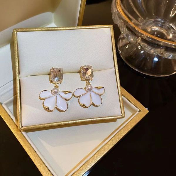 elegant style flower pendant stud earring enamel studs for women wedding party gift jewelry accessory, Golden;silver
elegant style flower pendant stud earring enamel studs for women wedding party gift jewelry accessory, Golden;silver