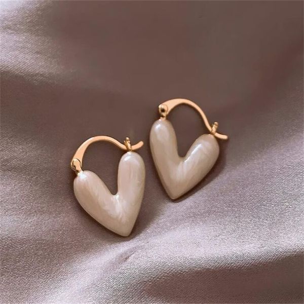 2023 new light luxury oil dropping love earrings for women's fashion elegant metal jewelry gift ae800, Golden
2023 new light luxury oil dropping love earrings for women's fashion elegant metal jewelry gift ae800, Golden