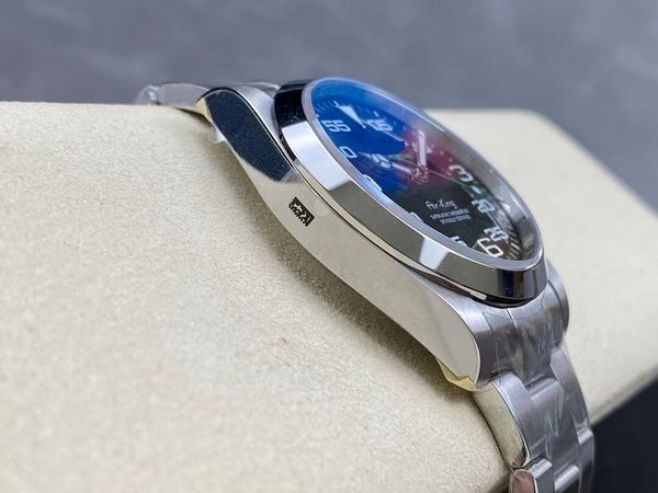 40mm men watch 126900 automatic 3230 movement wristwatch sapphire crystal waterproof, Slivery;brown
40mm men watch 126900 automatic 3230 movement wristwatch sapphire crystal waterproof, Slivery;brown