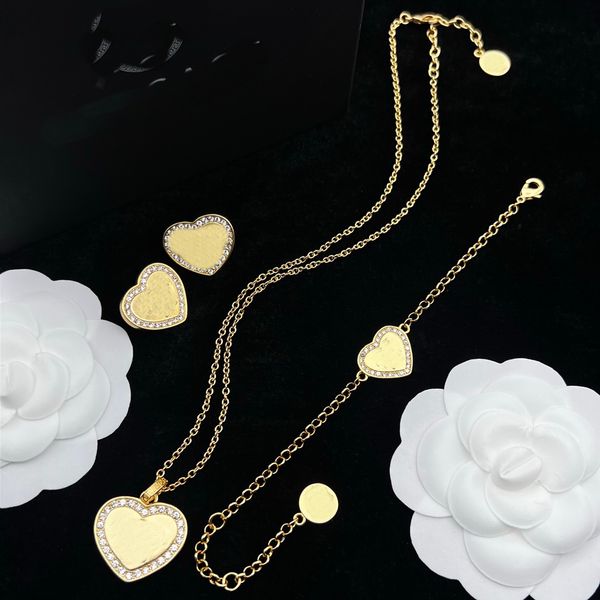 love heart shaped diamond inlay pendant necklace bracelet earring ear studs banshee designer jewelry women's birthday festive party gif, Black
love heart shaped diamond inlay pendant necklace bracelet earring ear studs banshee designer jewelry women's birthday festive party gif, Black