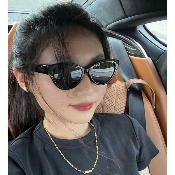 sunglasses designer 2023 new women the same high-end cat eye flat light mirror, plain beauty artifact 2v0s, White;black
sunglasses designer 2023 new women the same high-end cat eye flat light mirror, plain beauty artifact 2v0s, White;black