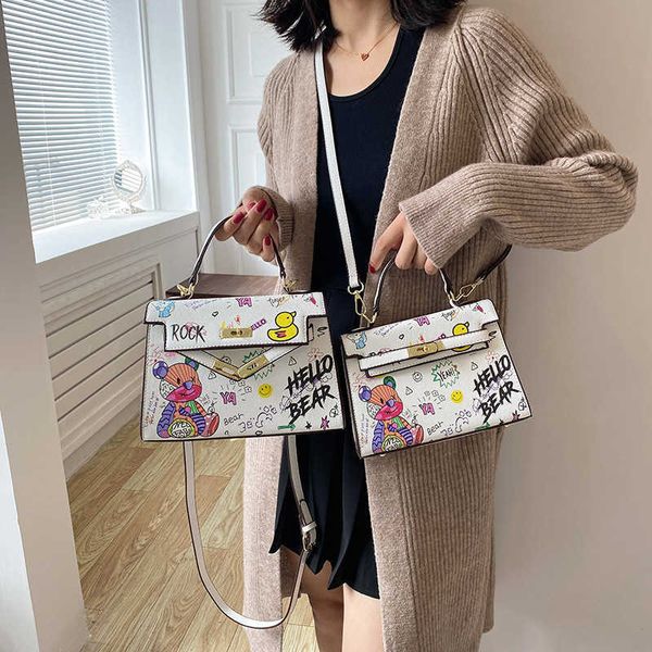 2023 new little bear graffiti bag womens fashion versatile small print one shoulder oblique straddle handbag 230529
2023 new little bear graffiti bag womens fashion versatile small print one shoulder oblique straddle handbag 230529