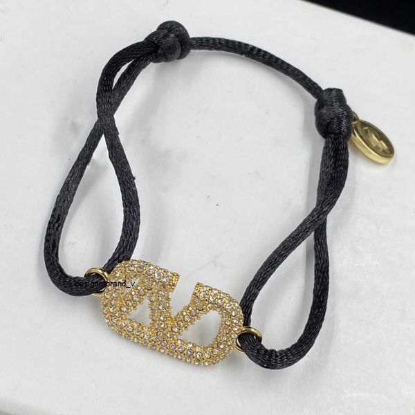 designer charm bracelet letter v jewelry luxury women fashion jewelry pearl metal valentinoity day gift ohrringe 546dssw, Golden;silver
designer charm bracelet letter v jewelry luxury women fashion jewelry pearl metal valentinoity day gift ohrringe 546dssw, Golden;silver