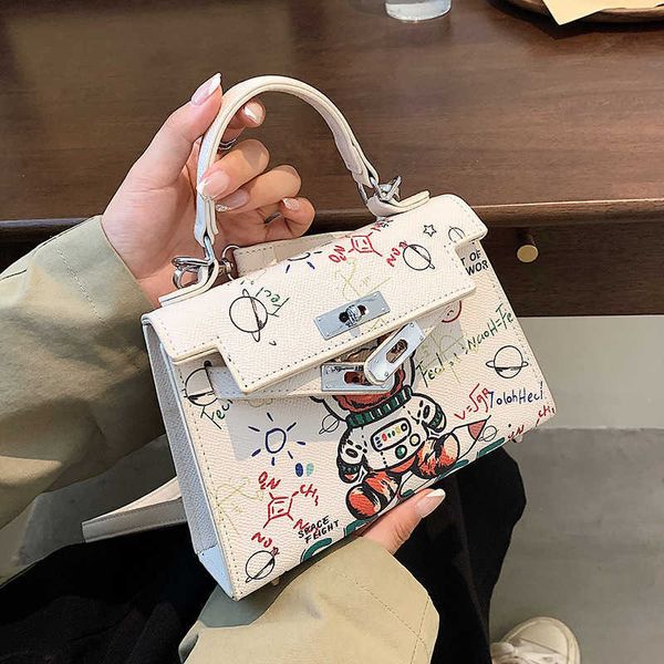 net red small shoulder bag women s summer versatile 2023 new fashion messenger portable square handbag 230529
net red small shoulder bag women s summer versatile 2023 new fashion messenger portable square handbag 230529