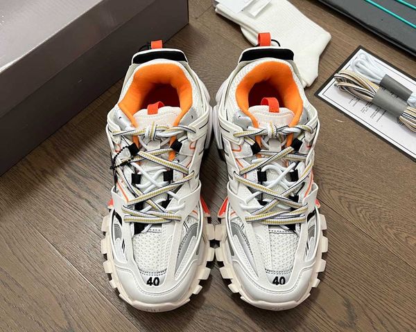 luxury brand designer men women casual shoes track 3 3.0 triple white black sneakers tess.s. gomma leather trainer nylon printed platform tr
luxury brand designer men women casual shoes track 3 3.0 triple white black sneakers tess.s. gomma leather trainer nylon printed platform tr