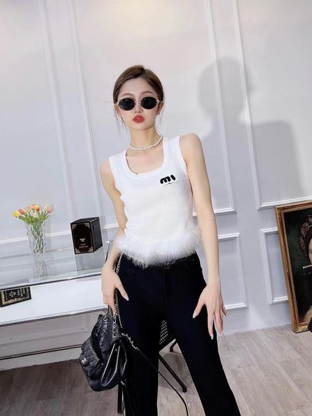 early spring new fashionable senior letter towel embroidered wool slim all match ostrich knitted vest, White
early spring new fashionable senior letter towel embroidered wool slim all match ostrich knitted vest, White