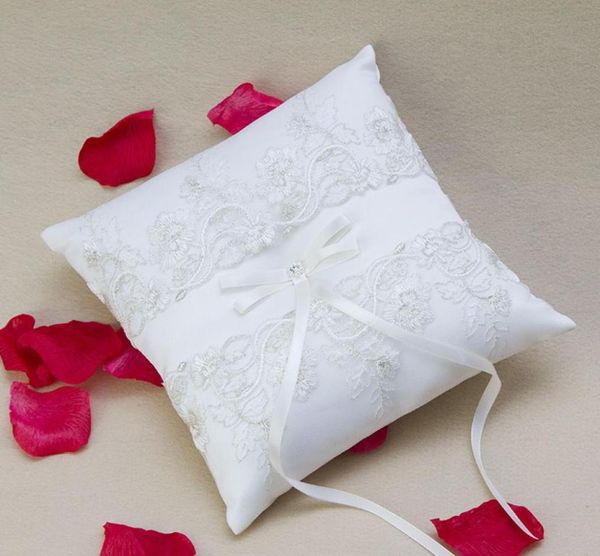 2019 new wedding ring pillow ivory lace ribbon embroidered decorations the rings holder very beautiful selling6560116
2019 new wedding ring pillow ivory lace ribbon embroidered decorations the rings holder very beautiful selling6560116