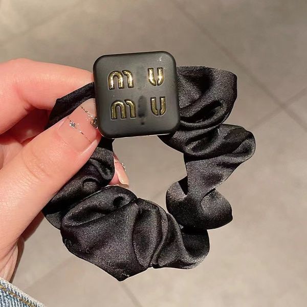 2023 hairpin new style hairpin small fragrant wind square miu letter black headstring tied hair female high grade feeling rubber band, Pink
2023 hairpin new style hairpin small fragrant wind square miu letter black headstring tied hair female high grade feeling rubber band, Pink
