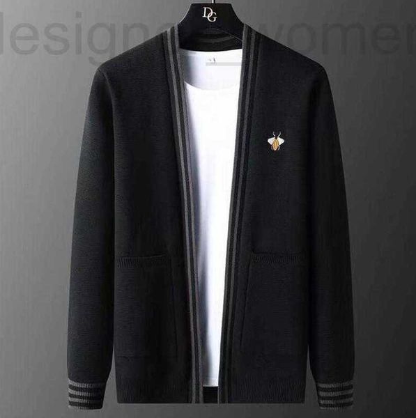 men's sweaters designer v-neck luxury cardigan fashion crop skulls spliced color knit jacket, White;black
men's sweaters designer v-neck luxury cardigan fashion crop skulls spliced color knit jacket, White;black